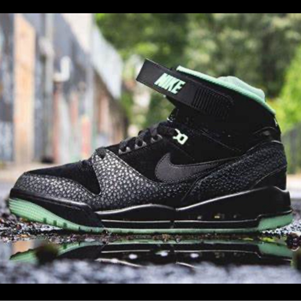 Mens Nike Air Revolution “Loverution”